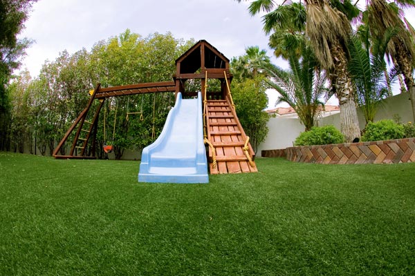 Residential artificial grass playground installed by SYNLawn