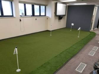 indoor artificial putting green made by SYNLawn
