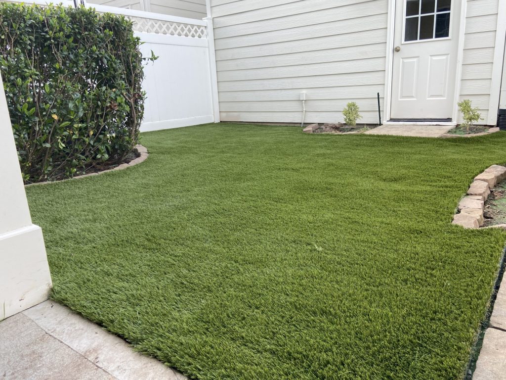 Residential artificial grass pet lawn from SYNLawn