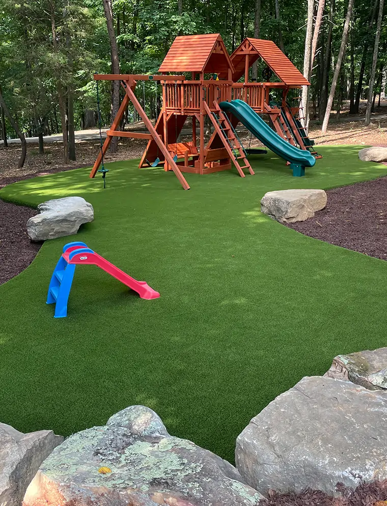 synlawn-nc-faq-image Residential artificial grass playground from SYNLawn